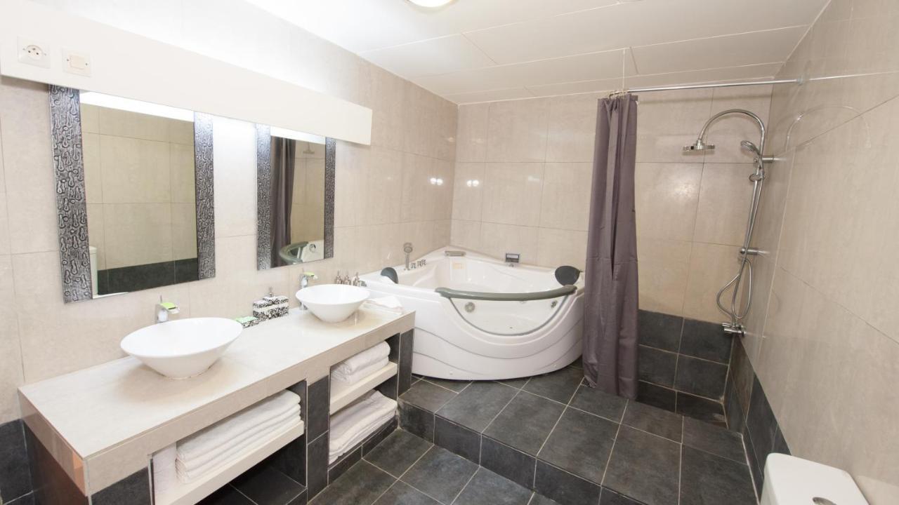 Residence Hoteliere Du Phare 利伯维尔 外观 照片